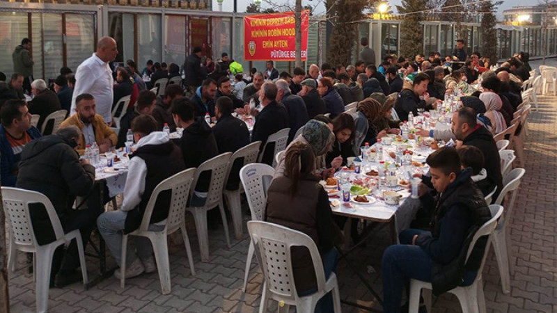 Emin Ayten; Bu Sofra, Kalplerin  Bir  Araya  Geldiği Gönül Sofrasıdır