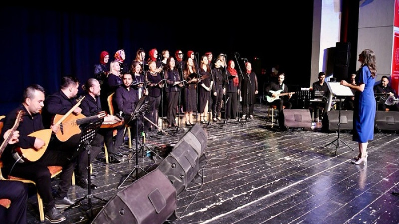 Yeşilyurt Kent Konseyi Kadın Korosu, İlk Konserinde Anneler İçin Söyledi