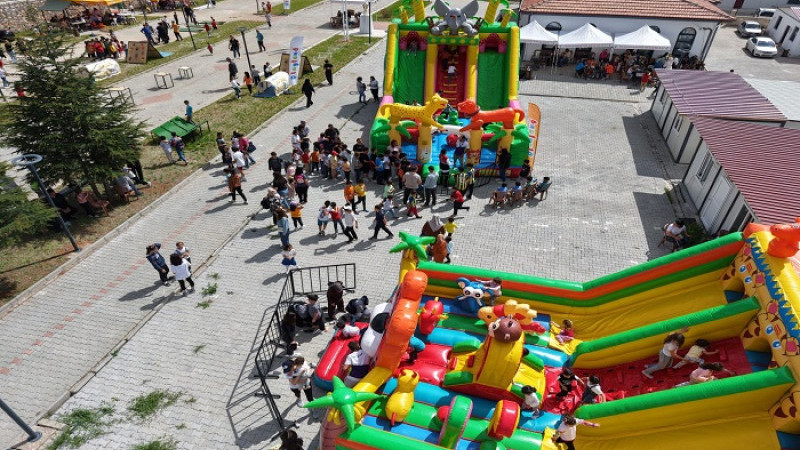 Doğanşehir'li  Çocuklar Playland Eğlence Tırında Gönüllerince Eğlendi