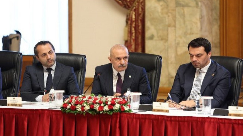  Babacan: Komisyon Şehit Aileleri ve İnsan Hakları STK’larını Dinleyecek 