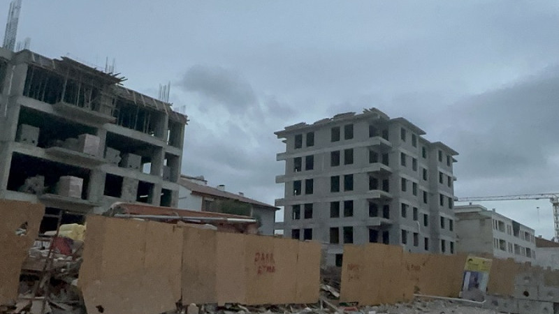 Niyazi Mahallesi’nde İki Kişi İnşaattan Düşerek Yaralandı