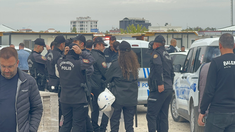 Bostanbaşı Mahallesi’nde İnşaat Şantiyesinde Bıçaklı Kavga: 4 Yaralı