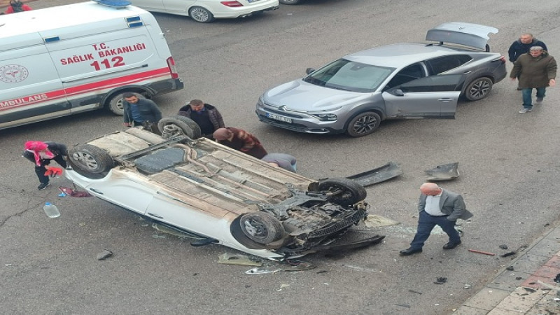 Yamaç Mahallesi’nde El Freni Çekilmeyen Otomobil  Uçuruma Yuvarlandı