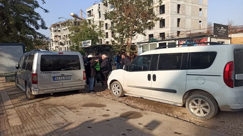 Fuzuli Caddesi’ndeki Esnafların Kavgası Kanlı Bitti, 3 Kişi Yaralandı