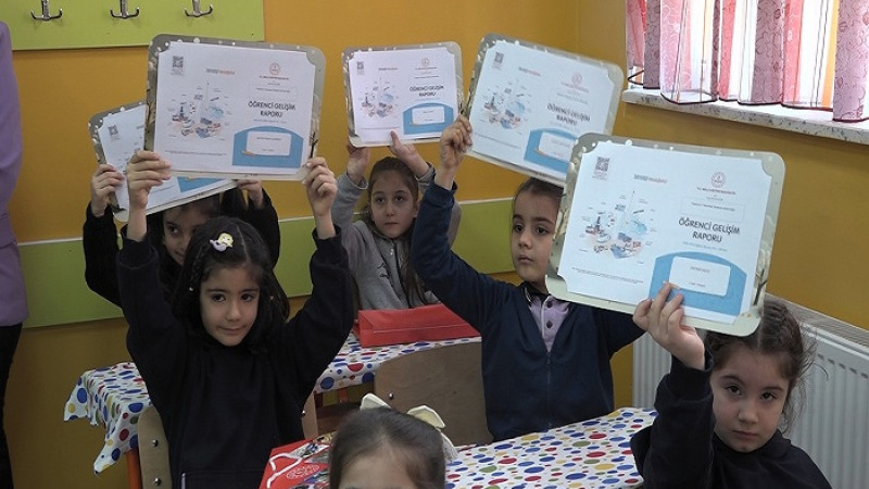 Malatya Genelinde 146.569 Öğrenci Karne Alarak Yarıyıl Tatiline Girdi