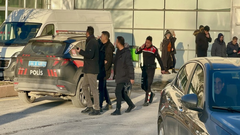 Hoca Ahmet Yesevi'de Lokantada Alacak Verecek Kavgası: 4 Yaralı