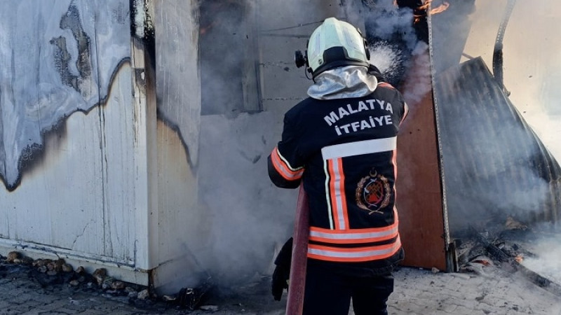 Samanköy Konteyner Kentte Konteyner Yangını Çıktı