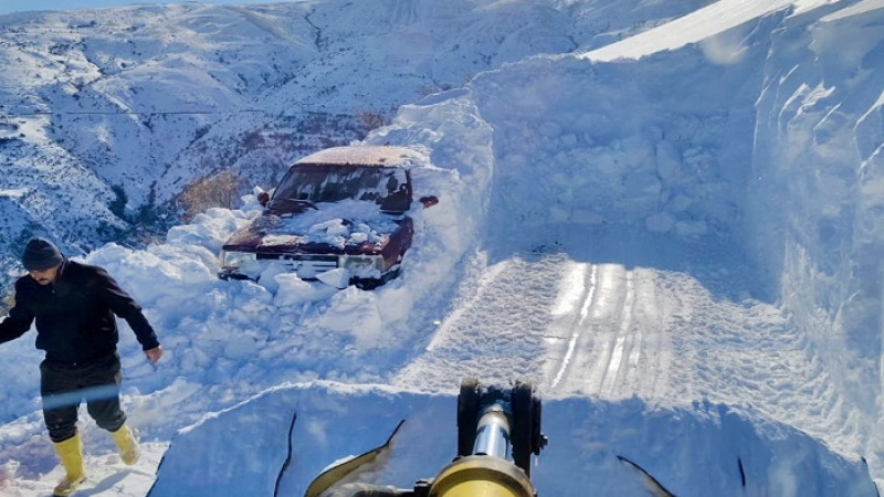 Kale Akuşağı'nda  Karda Kaybolan Araç Günler Sonra Ortaya Çıktı