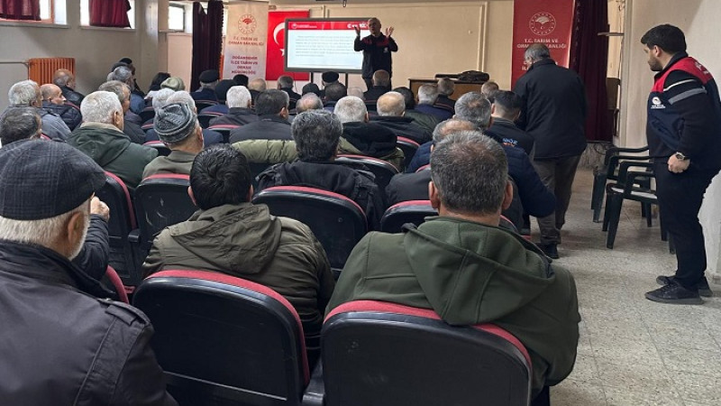 3 İlçede Kayısı Üreticilerine İlkbahar Bakımı Eğitimi Verildi