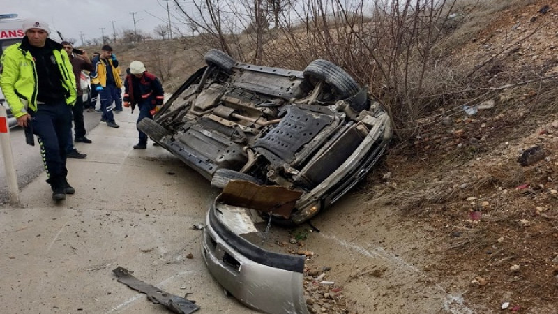 Tavşantepe Mevkiinde Otomobil Takla Attı: 4’ü Çocuk 6 Kişi Yaralı