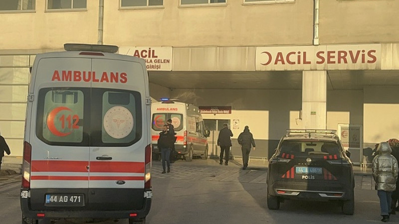 Buhara Bulvarı’nda Motosikletle Otomobil Çarpıştı: 2 Kişi Yaralandı