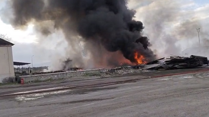 Yakınca'da Bulunan Karayolları Şefliği’nde Yangın Çıktı