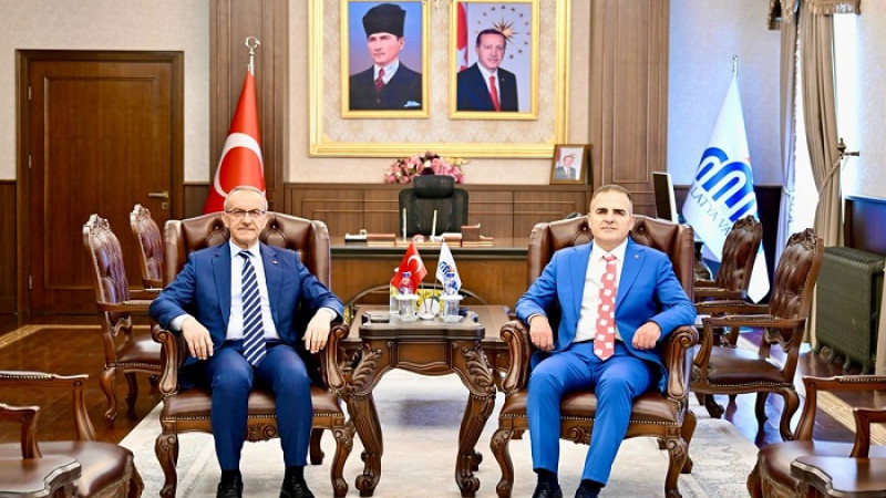 Malatya'lı Vali Dr. İdris Akbıyık, Seddar Yavuz’u Ziyaret Etti