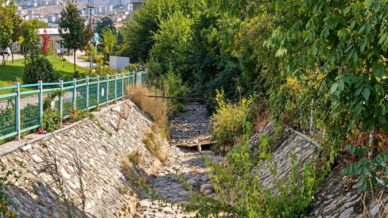 Horata Çayında “Felaket Yaşanmadan Önlem Alınmalı