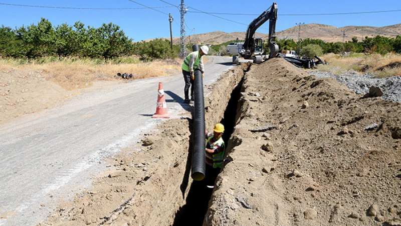 Battalgazi Hacıyusuflar'da 1.780 Metre Kanalizasyon Hattı Yapıldı