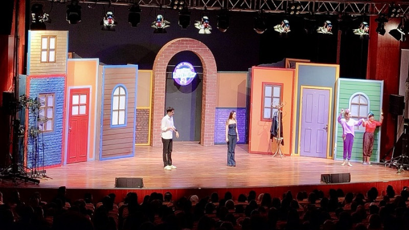 “Çok Güzel Hareketler 2” Malatya’da Yeni Skeçleriyle Sahnelendi