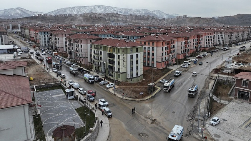 Başkan İlhan Geçit,  Yollar Temizlendi, Molozlar Ve Atıklar Toplandı