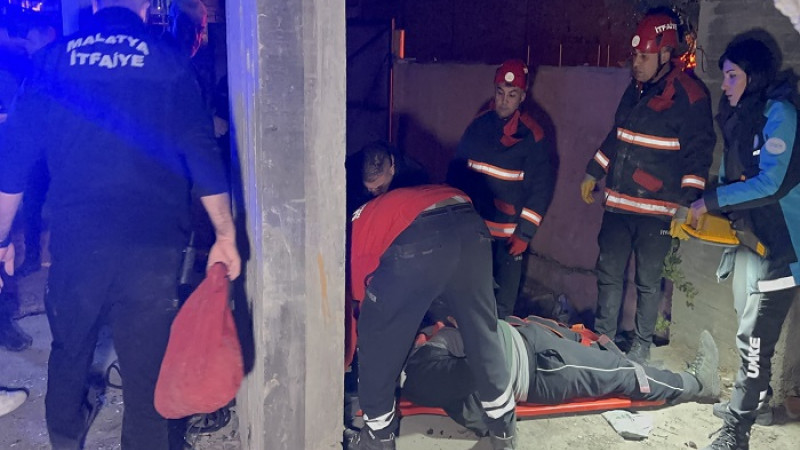 İzzetiye Mah. İnşaatın Asansör Boşluğuna Düşen Şahıs Yaralandı