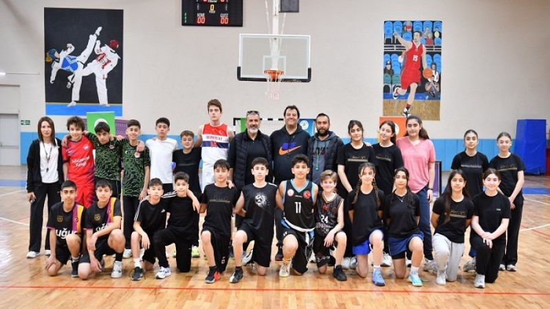Yeşilyurt'ta Turnuvada Dostluk ve Rekabet Bir Arada Yaşandı