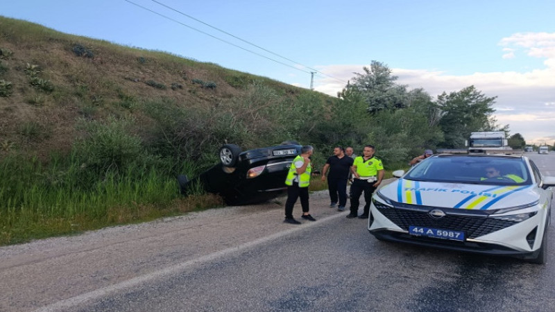 Doğanşehir Sürgü Mahallesinde Otomobil Devrildi: 1 Yaralı